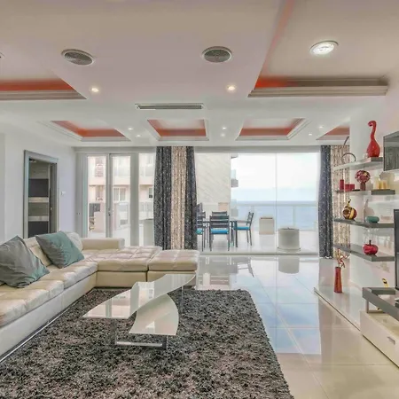 Oceanfront 3br Penthouse Luxury & Views In Lejlighed