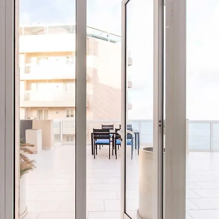 Oceanfront 3br Penthouse Luxury & Views In *