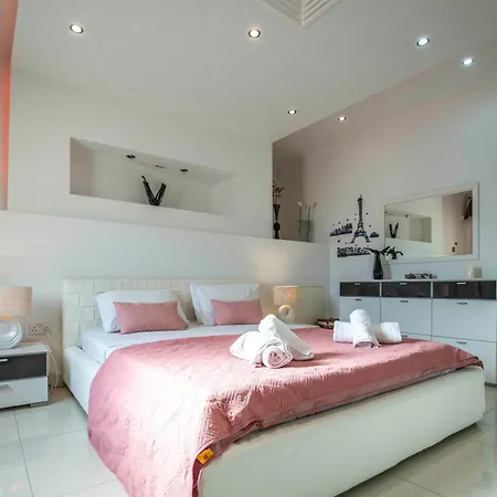 Oceanfront 3br Penthouse Luxury & Views In