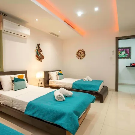 Oceanfront 3br Penthouse Luxury & Views In Sliema