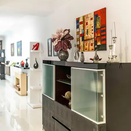 Oceanfront 3br Penthouse Luxury & Views In Apartament
