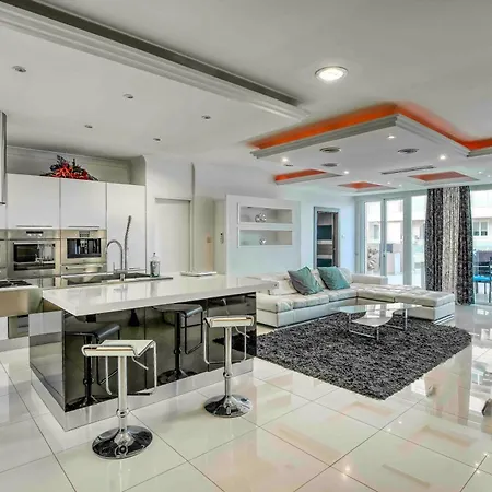 Oceanfront 3br Penthouse Luxury & Views In * Sliema