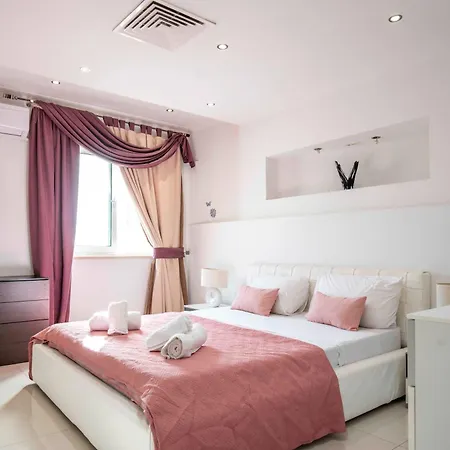 Oceanfront 3br Penthouse Luxury & Views In Apartament Sliema