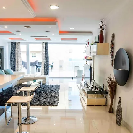 Oceanfront 3br Penthouse Luxury & Views In Sliema