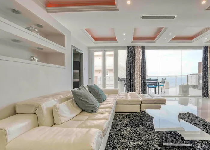 Oceanfront 3br Penthouse Luxury & Views In *