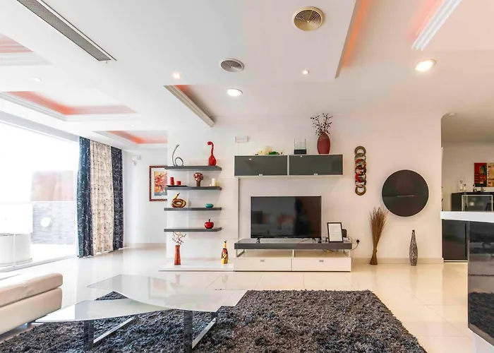 Oceanfront 3br Penthouse Luxury & Views In