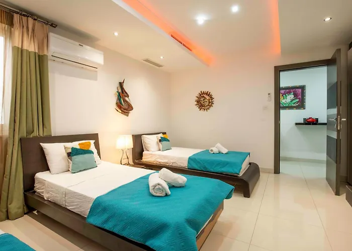 Oceanfront 3br Penthouse Luxury & Views In Apartment Sliema