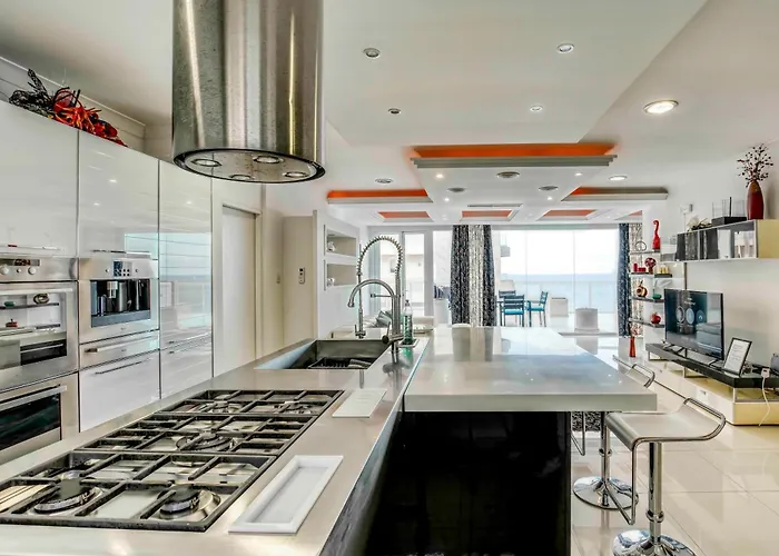 Apartment Oceanfront 3br Penthouse Luxury & Views In *