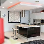 Oceanfront 3br Penthouse Luxury & Views In *