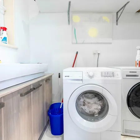 Oceanfront 3br Penthouse Luxury & Views In Апартаменты Слима