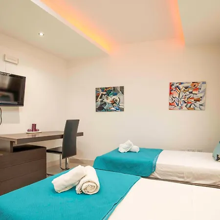 Oceanfront 3br Penthouse Luxury & Views In *