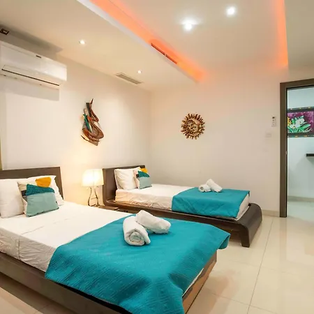 Oceanfront 3br Penthouse Luxury & Views In Apartament Sliema