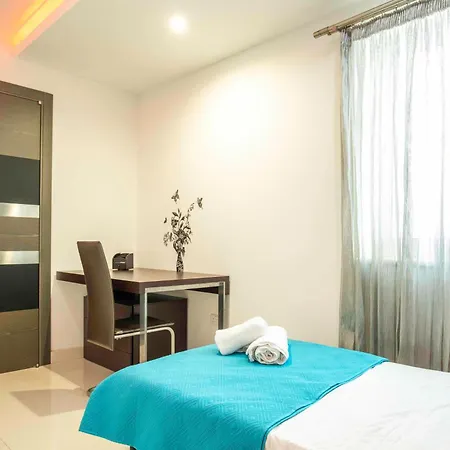 Oceanfront 3br Penthouse Luxury & Views In Apartmán Sliema