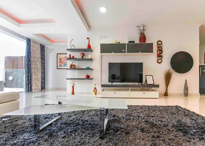 Oceanfront 3br Penthouse Luxury & Views In Appartement