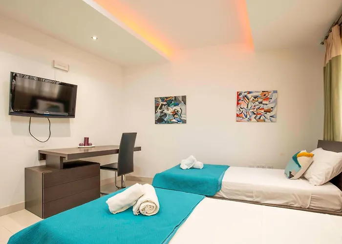 Oceanfront 3br Penthouse Luxury & Views In *