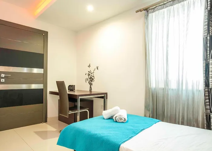 Oceanfront 3br Penthouse Luxury & Views In Appartement Sliema