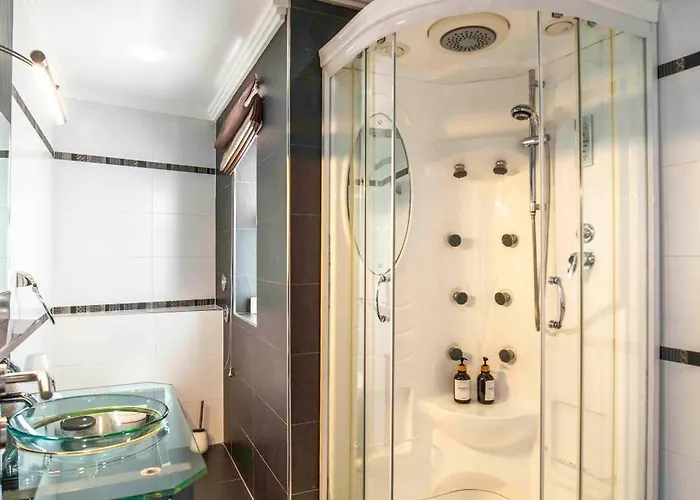 Oceanfront 3br Penthouse Luxury & Views In *